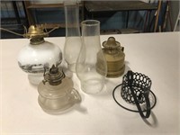 Lot of lamp parts and gloves