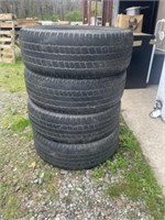 Set of 4 Tires (P275 / 60R20)