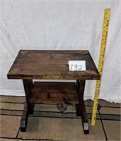 pine lamp table