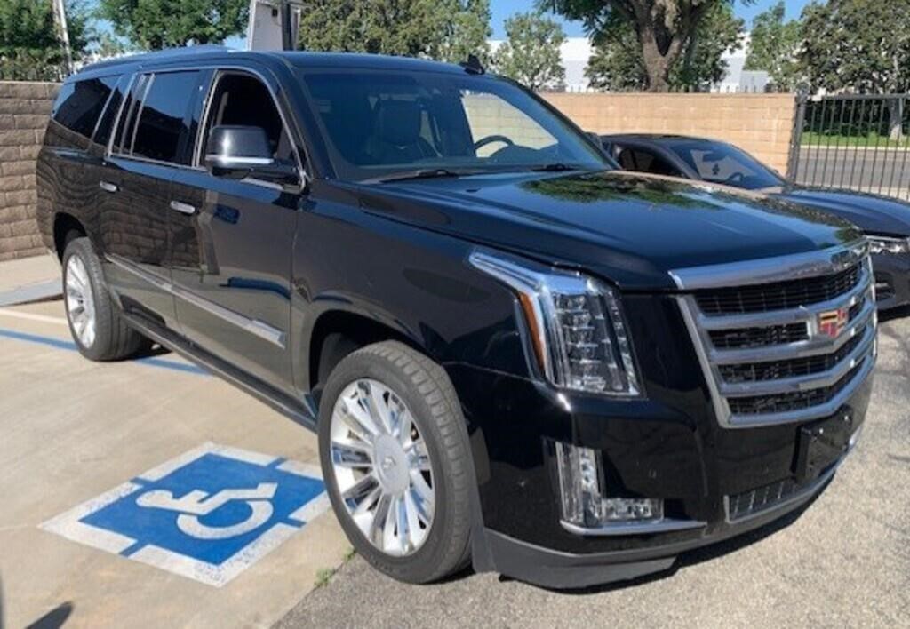 2018 Cadillac Escalade AWD (CA)