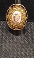Vintage cameo adjustable ring. Fits up to a sz 9