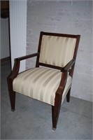 NICE CONTEMPORARY UPHOLSTERED ARM CHAIR