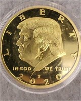 TRUMP 2020 GOLD COLORED COIN