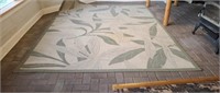 Leaf print patio rug/mat, 7'9" x 10'3", has a few