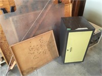 Metal cabinet, floor mat, cork board