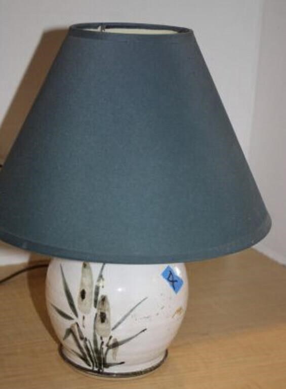 POTTERY BASE DRESSER LAMP