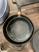 2 Cast Iron Skillets Lodge #8 10” and Wagner #5