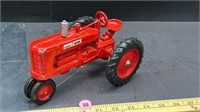 1/16 scale Farmall Tractor Heritage Series No.8
