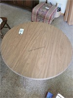 ROUND CARD TABLE