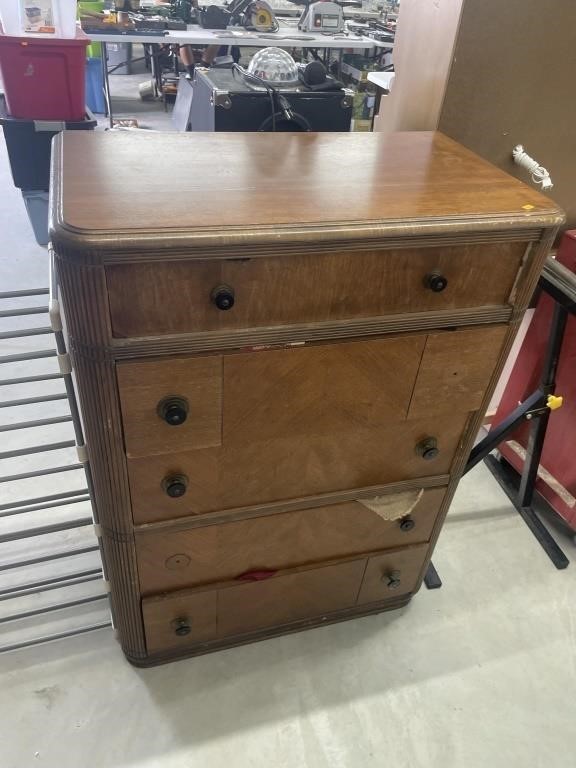 Vintage chest of drawers