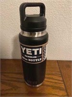 YETI 36OZ BOTTLE WITH CHUG CAP-BLACK