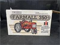 International Harvester Farmall 350 tractor, 1/16