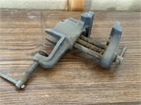 SMALL BENCH VISE
