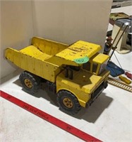 Vintage tonka dump truck