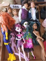 LOT VARIOUS BARBIE STYLE DOLLS W/ CLOTHING