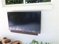 Sunbrite TV/ Sound Bar