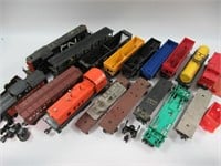 Lionel Trains O-Gauge Locomotives + Cars Lot