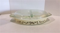 Vintage Pyrex divided bowl with lid 1 1/2 quart