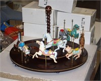 FRANKLIN MINT CAROUSEL & 7 HORSES ANIMALS