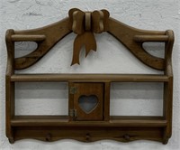 (T) Wooden Wall Display Shelf With Bow, Heart