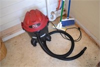 5 Gal. Shop Vac, Red Top with Broom