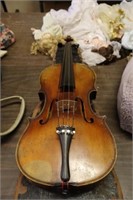 VINTAGE VIOLIN