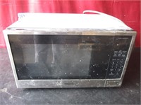 Microwave (21" x 15" x 12")