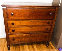Very fine four drawer Chest of drawers