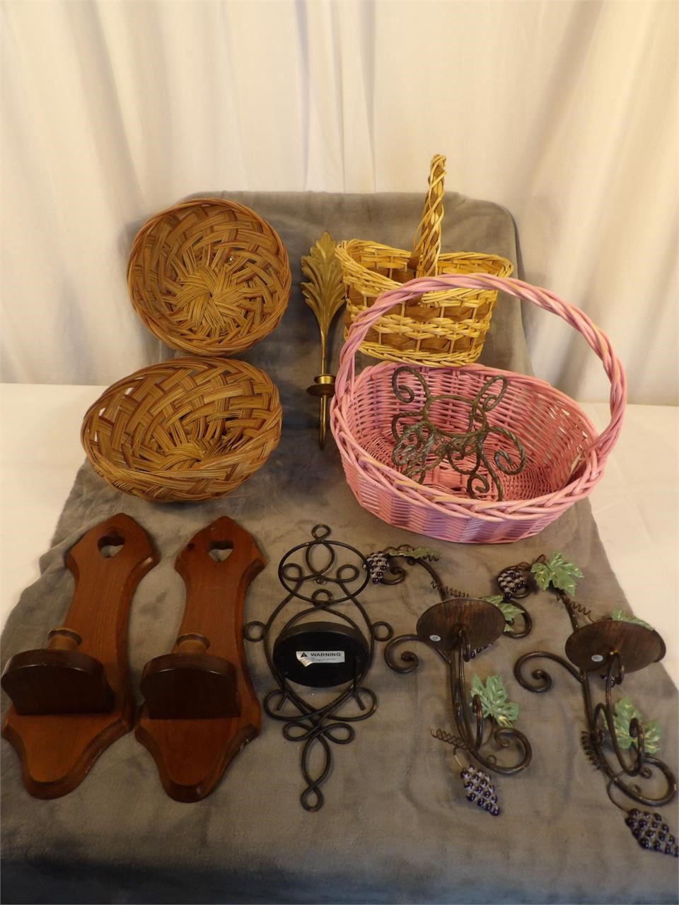 Lot of Baskets and Wall Hangings