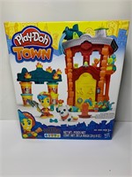 PLAY-DOH TOWN