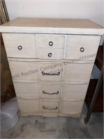 Chest of drawers all intact 41.5 x 28.25 x 17.25