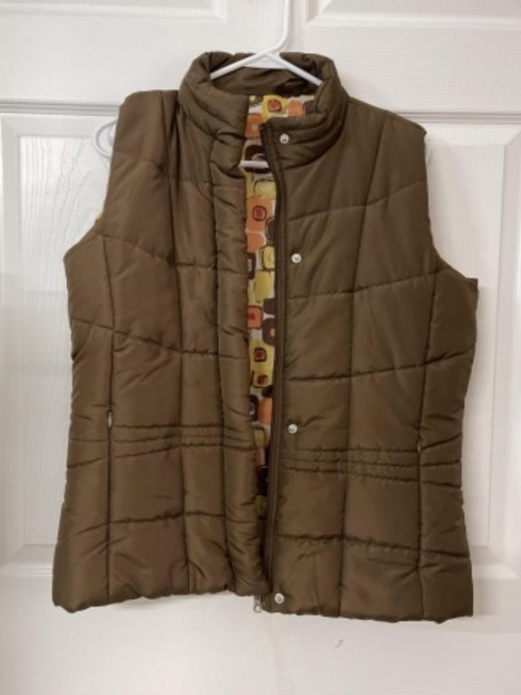 Ladies medium puffer vest jacket
