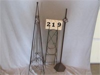 Lot of 3 wrought iron yard art pieces