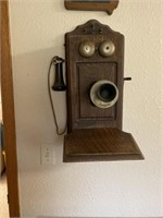 Vintage Kellogg crank telephone