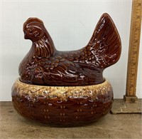 Hull brown pottery hen on a nest