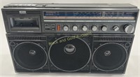 Vintage MAGNAVOX D8443 4-Band Stereo Radio Player