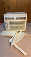 Frigidaire window air conditioner, working