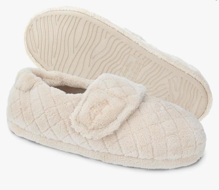 Women's Nana Adjustable Slipper with Wide 5-6