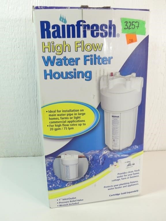 Water Filter in damaged box