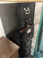 4 Drawerr metal filing cabinet