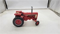 Farmall 806 Tractor 1/16