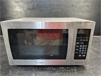 MAGIC CHEF MICROWAVE OVEN