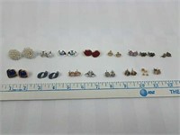 16 sets of stud earrings