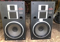 SET OF TWO SANYO SPEAKERS, WITH REALISTIC