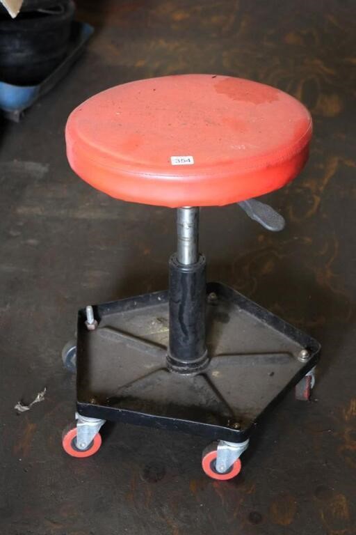 SHOP STOOL