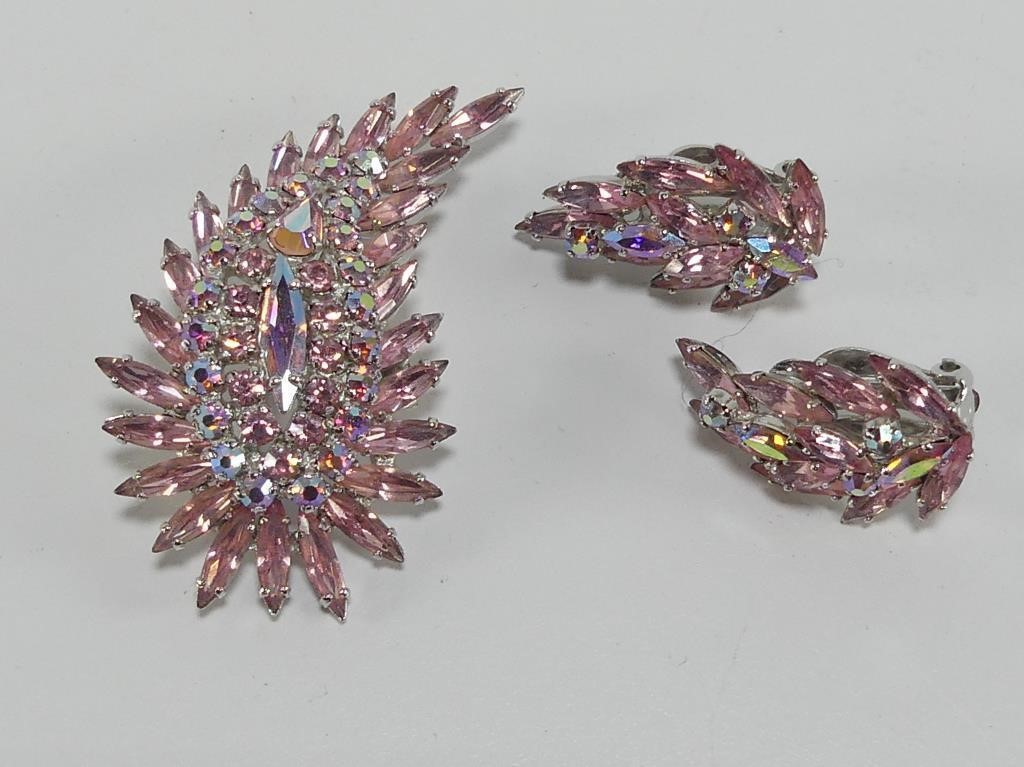 PINK SHERMAN LEAF BROOCH W/ EARRINGS