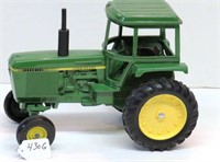 Ertl JD 4440 Singles 1/16