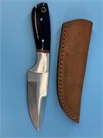 Buffalo horn handled 7.5" hunting knife with leath