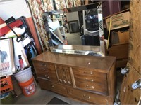 Bassett Dresser With Mirror