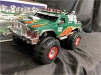 HESS MONSTER TRUCK W/ MOTORCYCLES / NOS